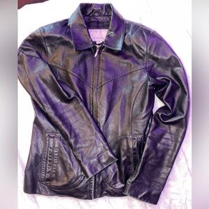 Wilsons Genuine Leather Jacket, great for a casual look and has a vintage feel